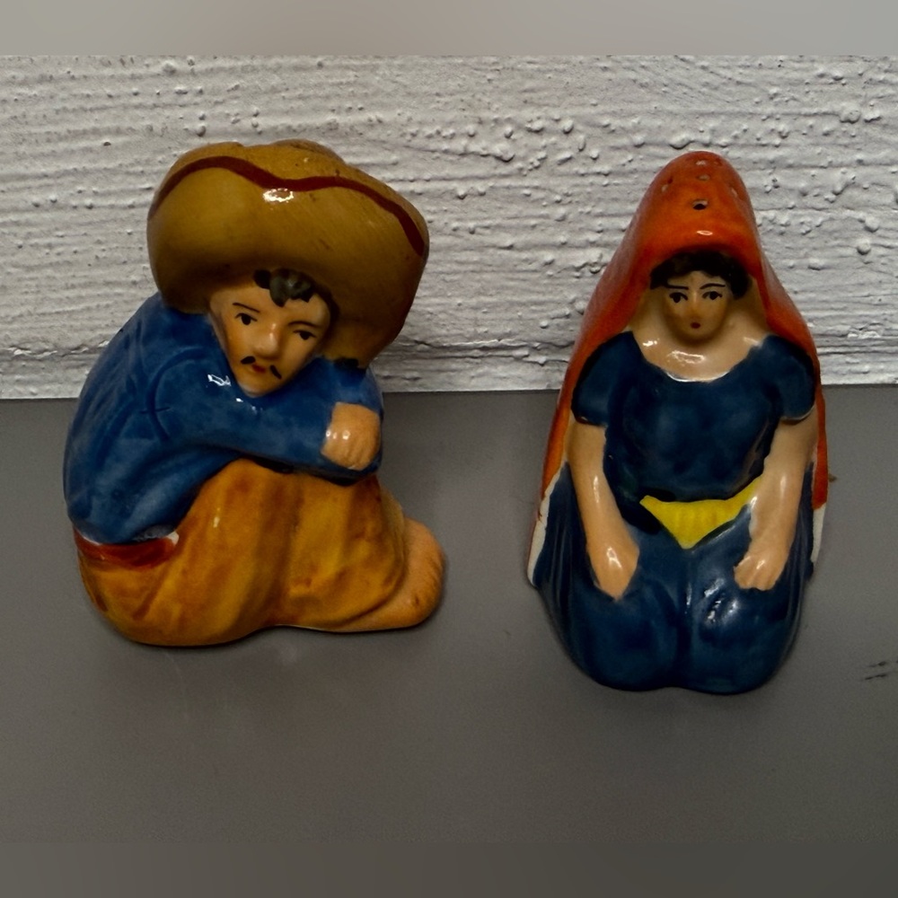 Vintage Ceramic Mexican Man and Woman Couple Salt and Pepper Shakers